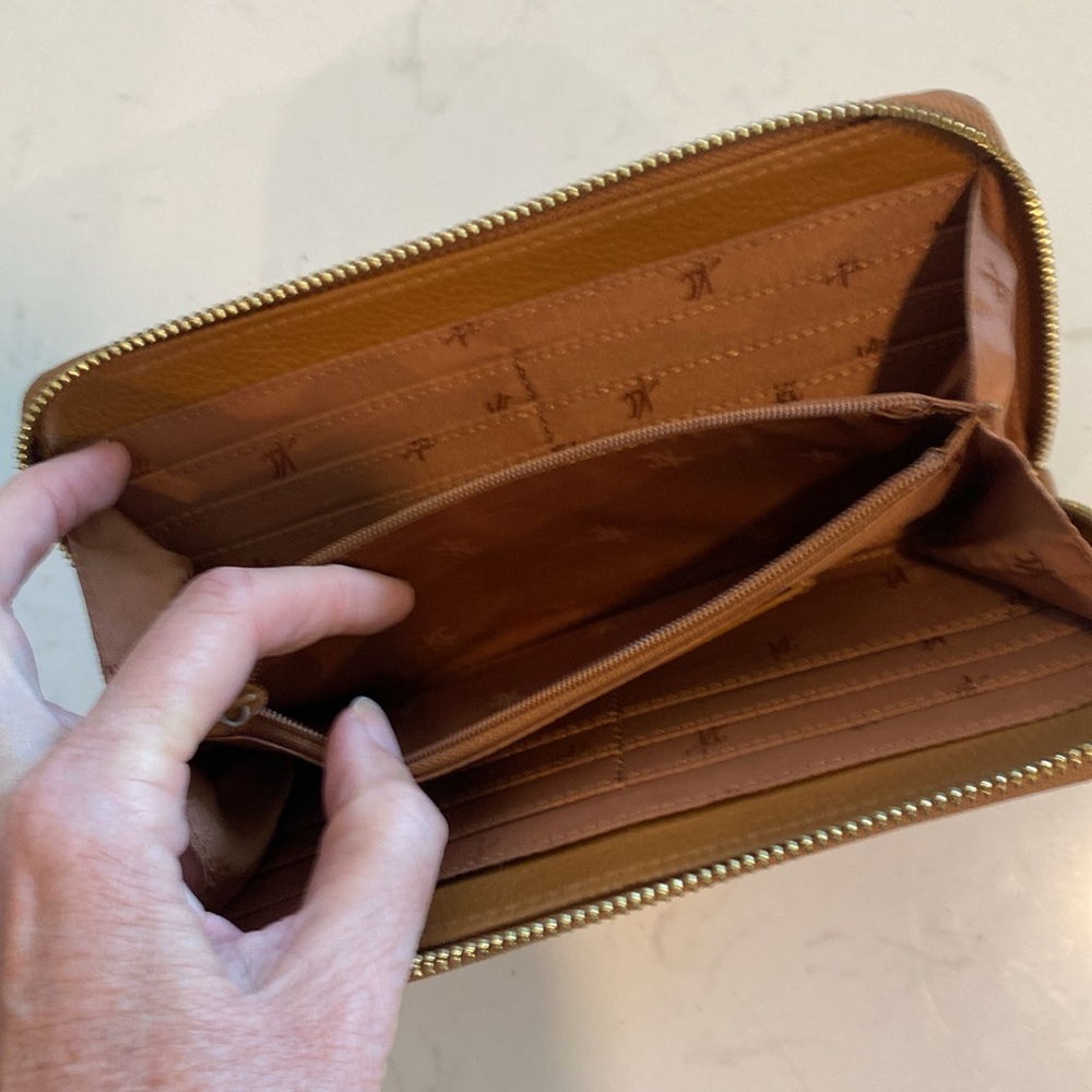 Kenneth Cole New York beige zip around accordion  wallet - Picture 10 of 13